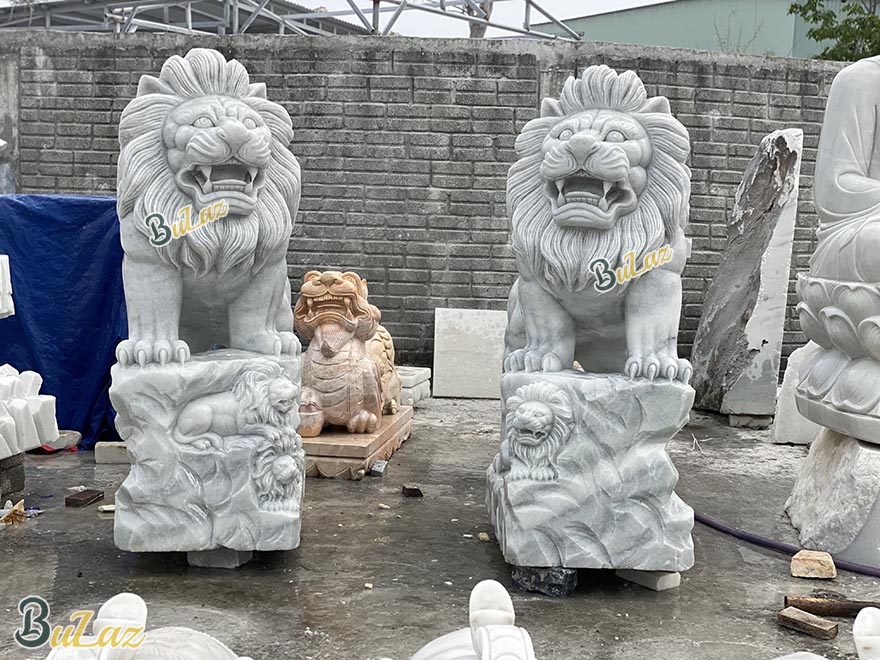 Tượng Sư tử đá (dáng đứng núi)